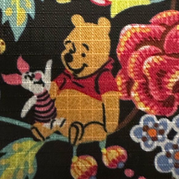 Vera Bradley Disney Limited Edition Drawstring Family Tote NWT - Picture 10 of 15